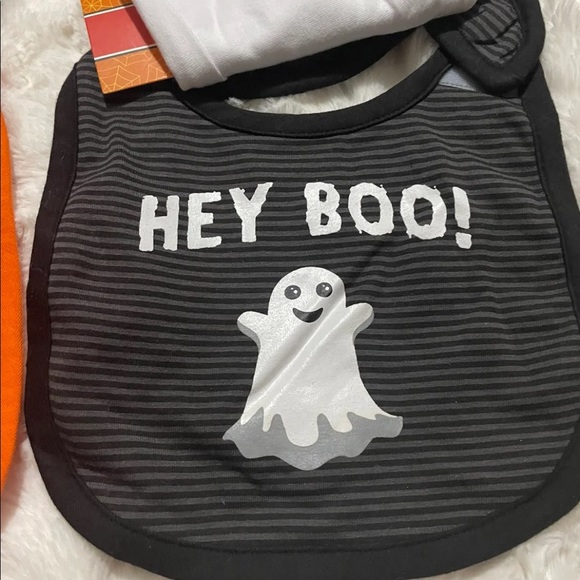 3 sets of bib and hat set 3-9 months - Picture 7 of 7